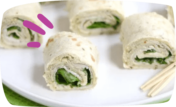 mini wraps met kipfilet, sla en komkommer